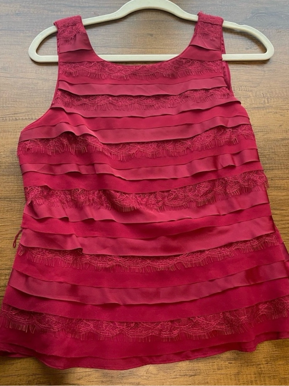 White House Black Market Burgundy Sleeveless Tiered Lace-Trim Top Dress